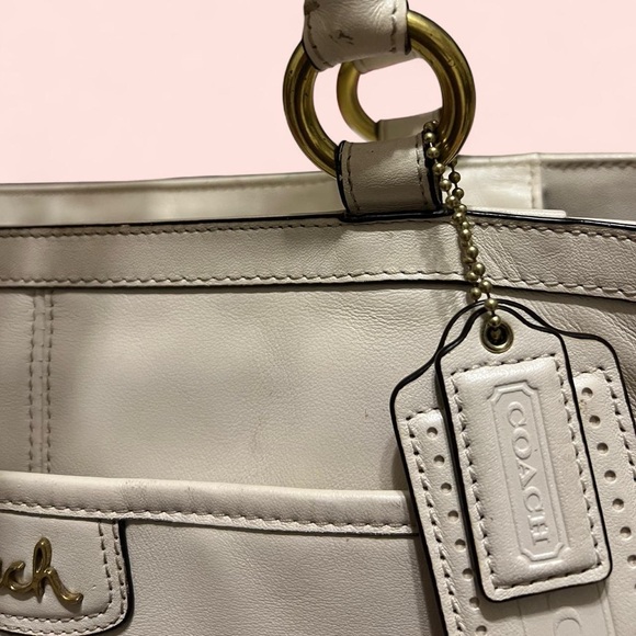 Coach - Picture 4 of 13